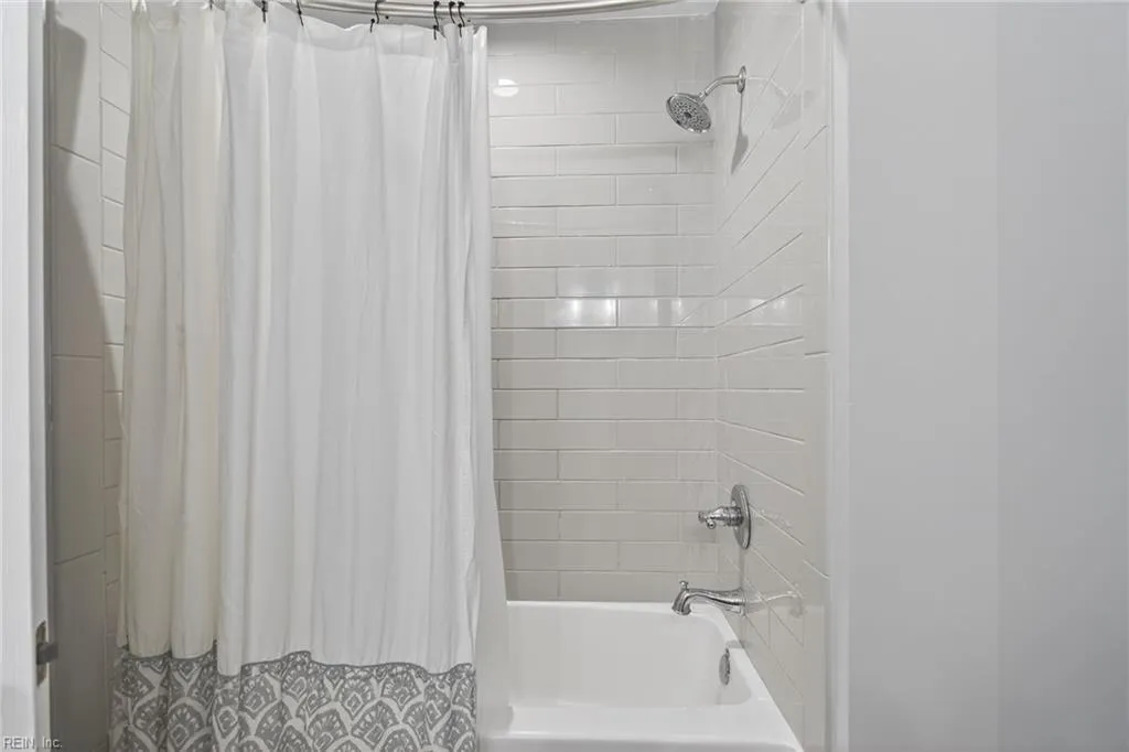 Smithfield, Virginia 23430, United States, 5 Bedrooms Bedrooms, ,3 BathroomsBathrooms,Residential,Active,207377