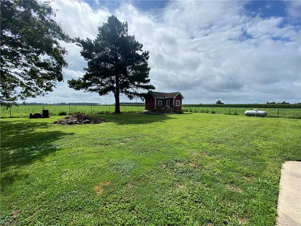 Photo 9 of 11 of 656 Bayside RD house