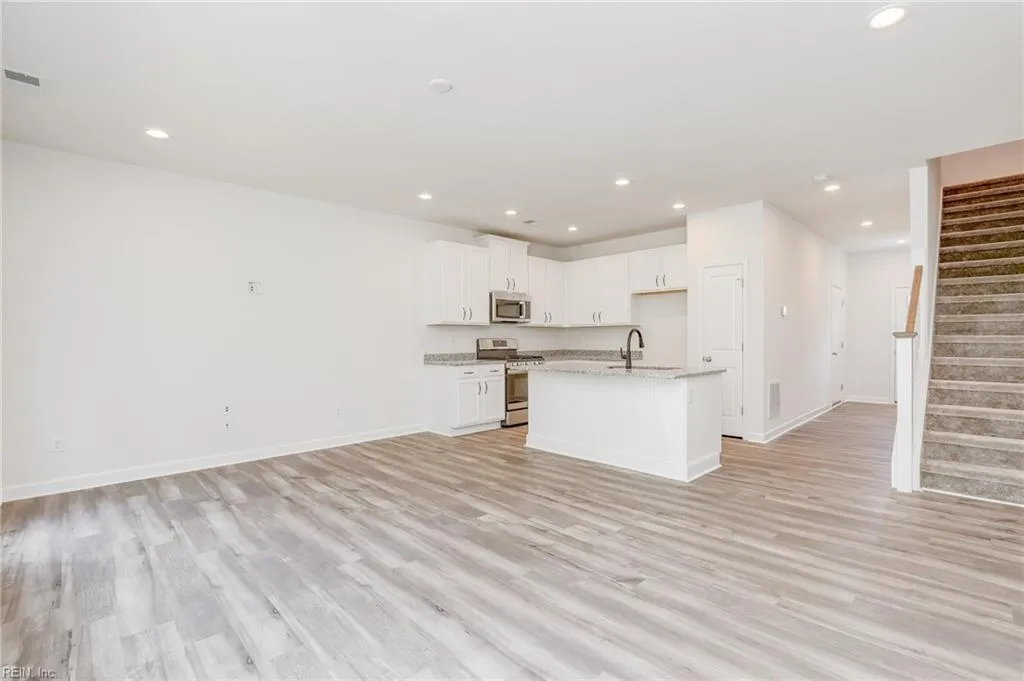 Suffolk, Virginia 23435, United States, 3 Bedrooms Bedrooms, ,3 BathroomsBathrooms,Residential,Active,94806