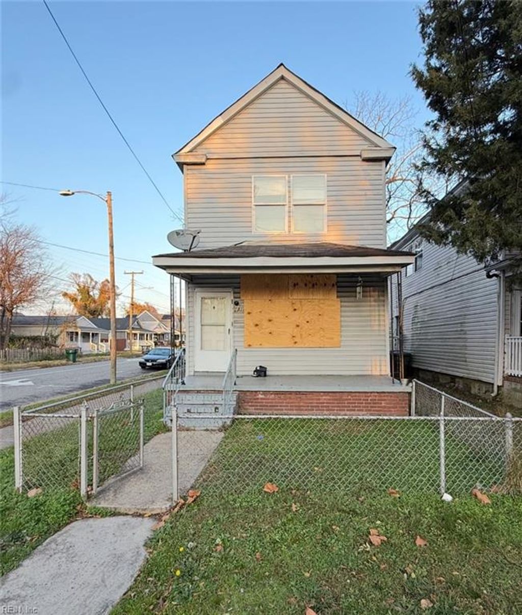 Photo of 2714 Roanoke Avenue, Newport News, VA 23607 (MLS # 10611676)