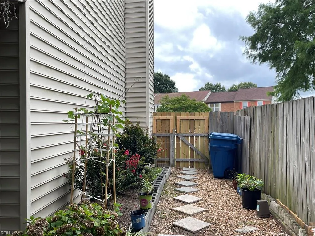 Virginia Beach, Virginia 23453, United States, 3 Bedrooms Bedrooms, ,2 BathroomsBathrooms,Residential,Active,189292