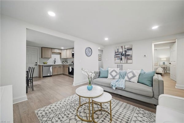6803 PIERCE ST, NORFOLK, VA 23513 - Image 6d8fbecc3a4ffc1cae841ab7a00f00e3/1268015771