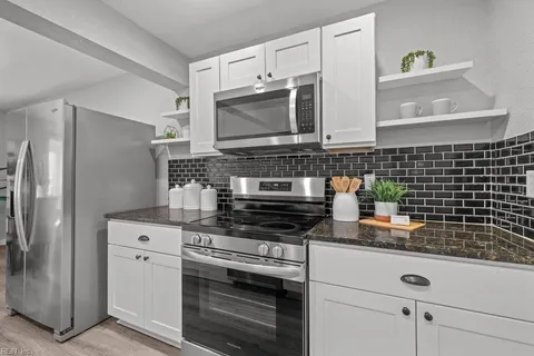 917 Holladay Lane, Virginia Beach, VA 23455 - #: 10574974