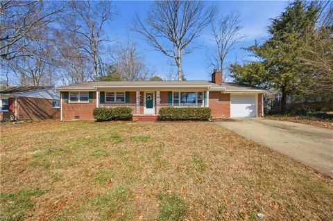 Photo of 195 Beechmont Drive, Newport News, VA 23608 (MLS # 10623515)