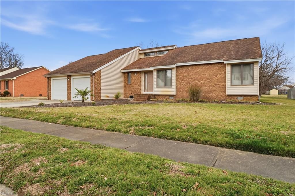 Photo of 4165 Stonebridge Landing, Chesapeake, VA 23321 (MLS # 10621210)