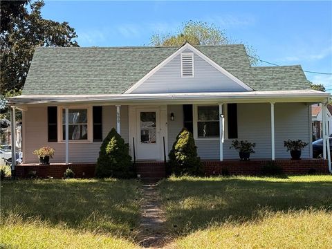 Photo of 600 Fairview Lane, Portsmouth, VA 23702 (MLS # 10605330)