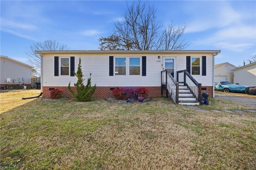 Photo of 1309 Skylark Drive, Virginia Beach, VA 23453 (MLS # 10620667)