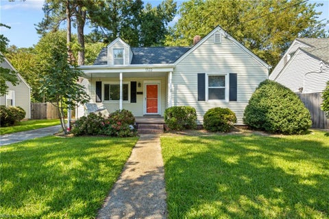 Photo of 1322 Paul Street, Norfolk, VA 23505 (MLS # 10652978)