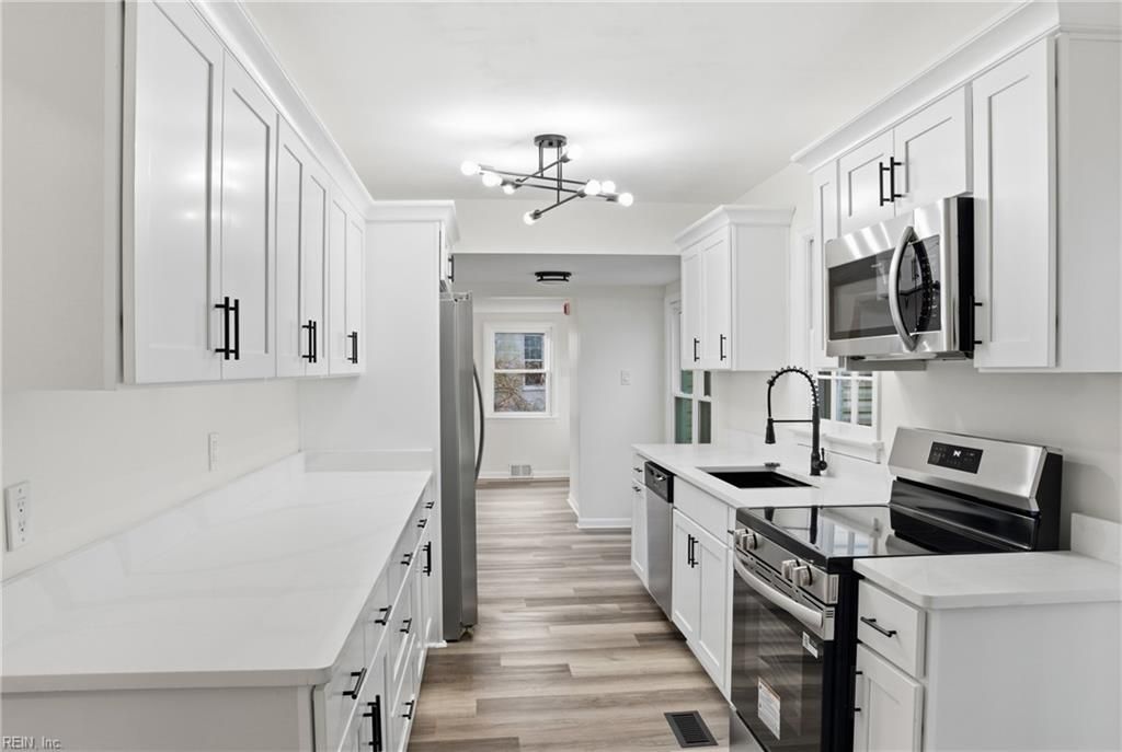 Photo of 2 Park Manor Road, Portsmouth, VA 23701 (MLS # 10622770)