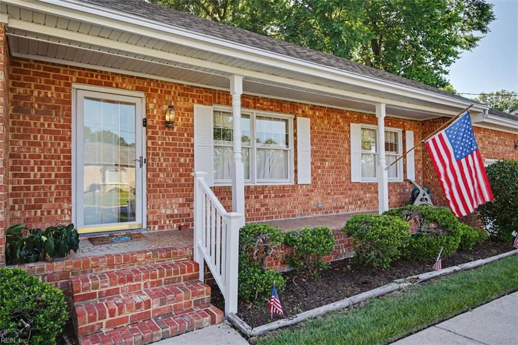 Photo of 637 Reasor Drive, Virginia Beach, VA 23464 (MLS # 10637308)