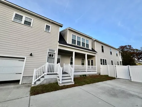 121 Fourth Street N, Hampton, VA 23664 - MLS#: 10555596