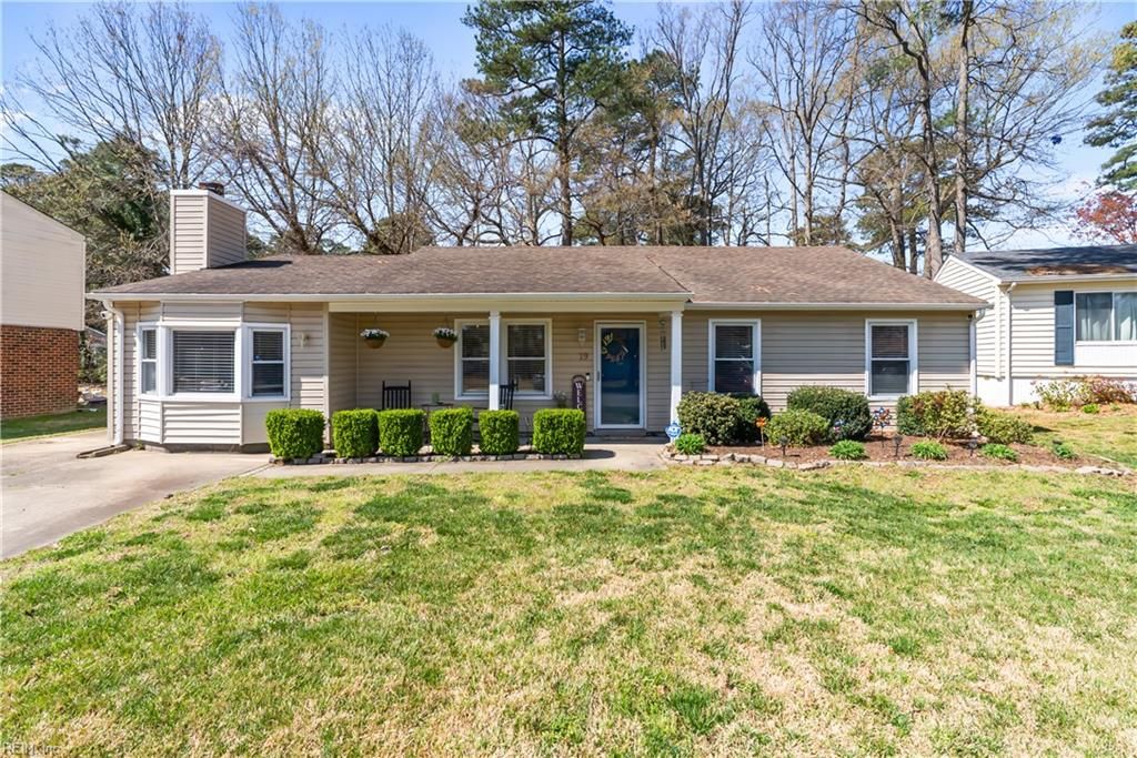 Photo of 19 Old Church Circle, Portsmouth, VA 23703 (MLS # 10626116)