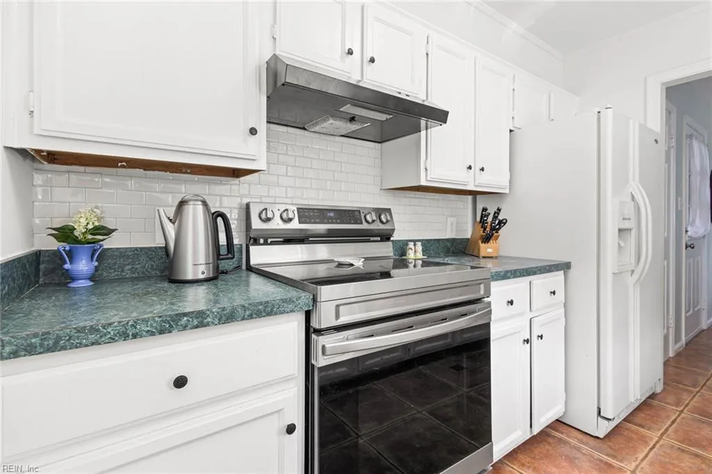 Virginia Beach, Virginia 23452, United States, 3 Bedrooms Bedrooms, ,2 BathroomsBathrooms,Residential,Active,173231