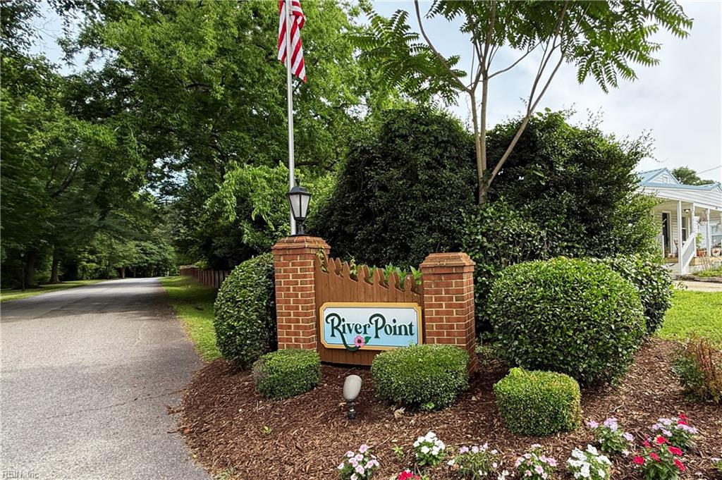 104 River Point DR