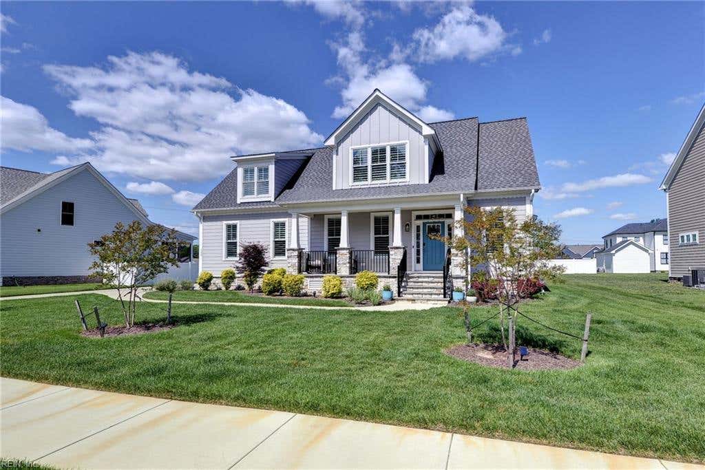 Photo of 105 Goffigans Trace TRCE, Yorktown, VA 23693 (MLS # 10635510)