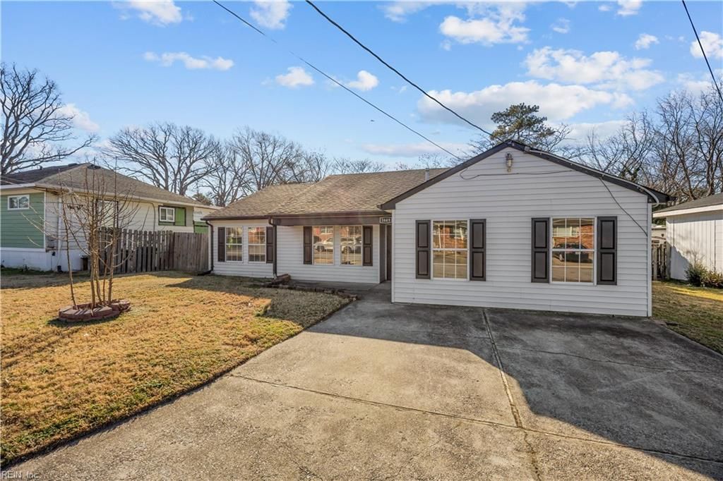 Photo of 1649 Michigan Avenue, Virginia Beach, VA 23454 (MLS # 10617490)