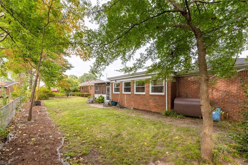 Norfolk, Virginia 23518, United States, 4 Bedrooms Bedrooms, ,2 BathroomsBathrooms,Residential,Pending,19644