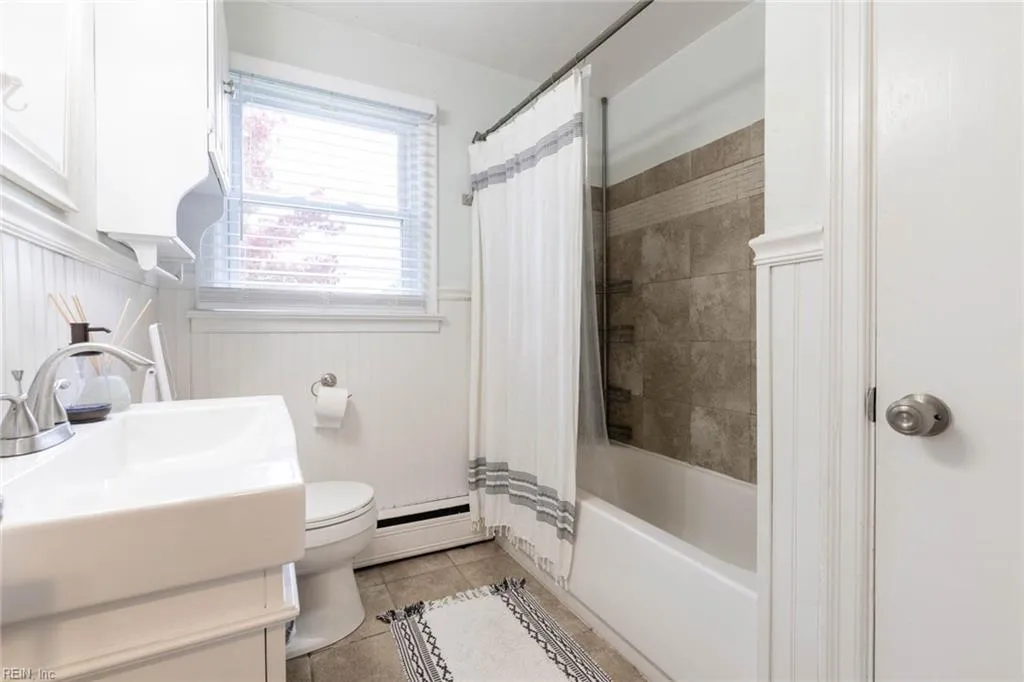 Norfolk, Virginia 23518, United States, 4 Bedrooms Bedrooms, ,2 BathroomsBathrooms,Residential,Pending,19644