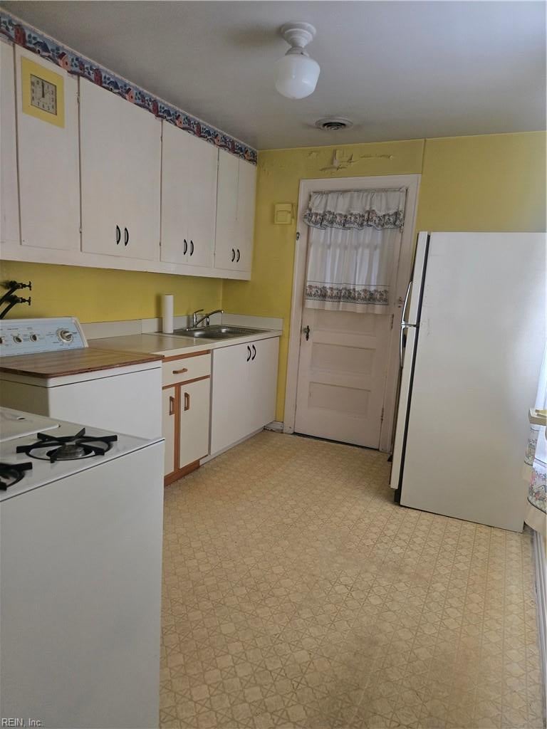 Photo of 5913 Wickham Avenue, Newport News, VA 23605 (MLS # 10643178)