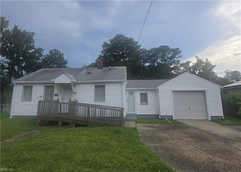 Photo of 5913 Wickham Avenue, Newport News, VA 23605 (MLS # 10643178)