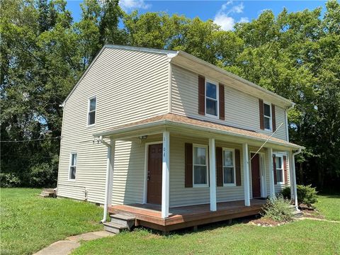 Photo of 1904 Dudley Court, Virginia Beach, VA 23457 (MLS # 10605313)