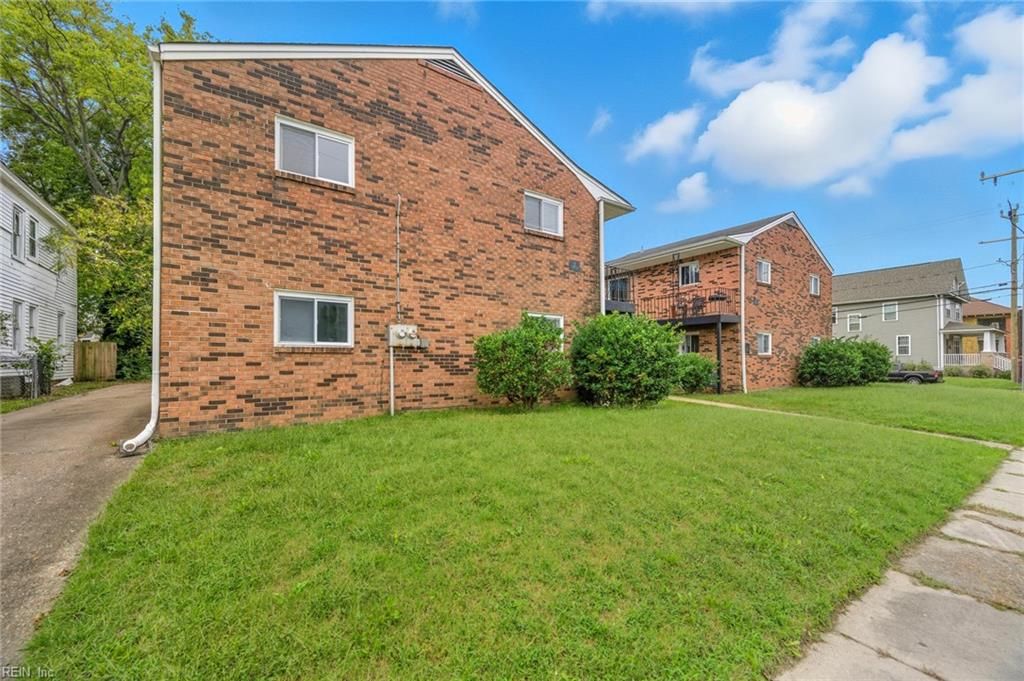 Photo of 121 W 32nd Street, Norfolk, VA 23504 (MLS # 10604050)