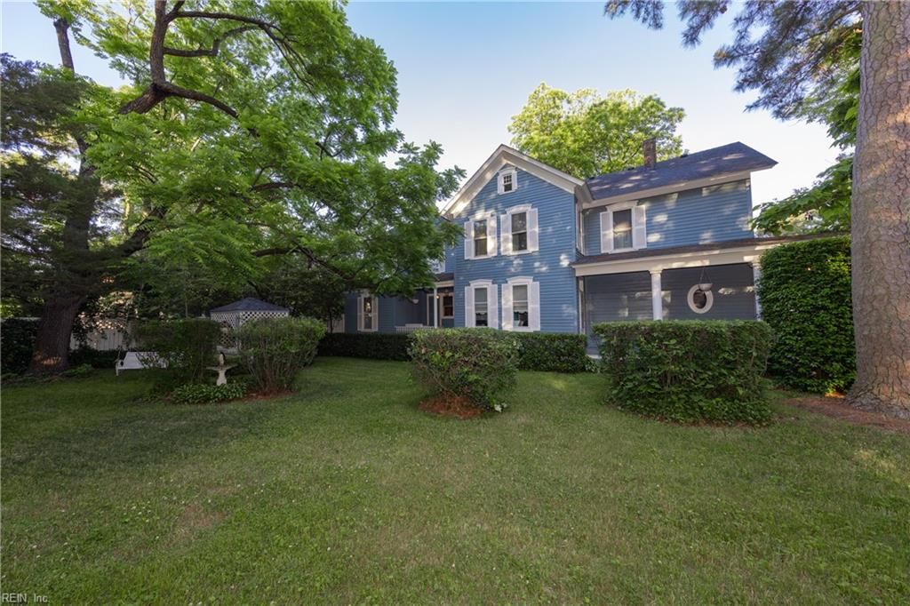 Photo of 1330 Laurel Crescent, Norfolk, VA 23505 (MLS # 10612179)