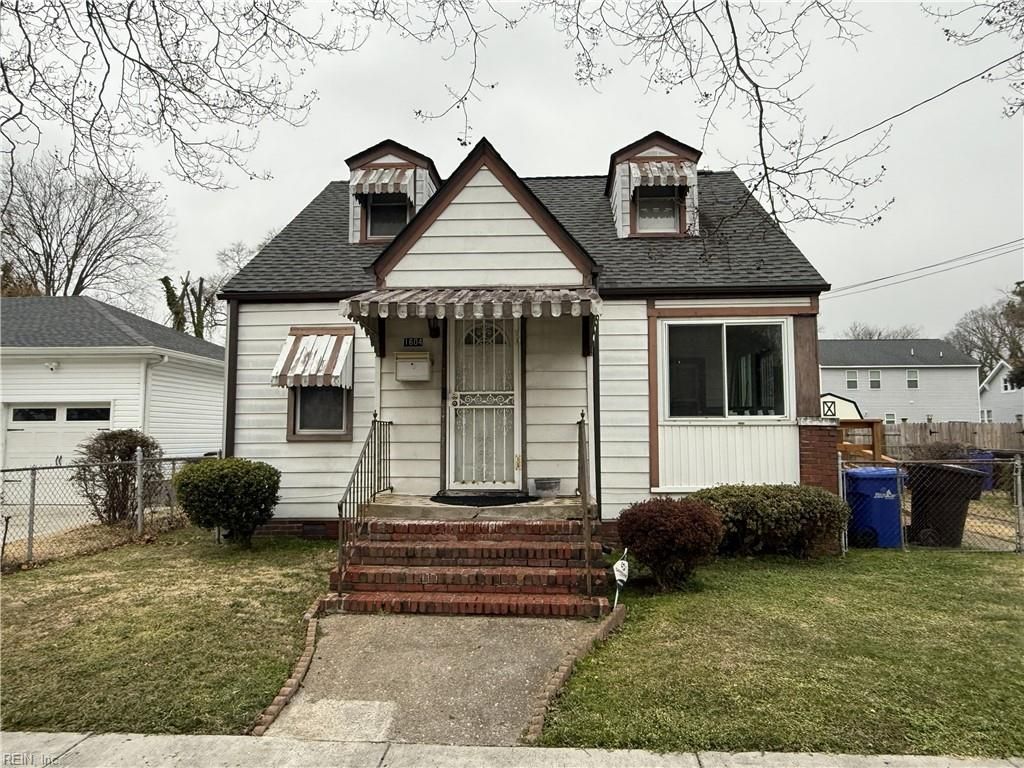 Photo of 1604 Richmond Avenue, Portsmouth, VA 23704 (MLS # 10618997)