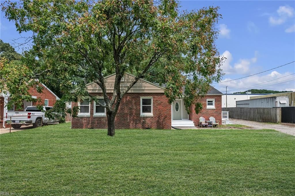 Photo of 104 Oak Street, Yorktown, VA 23693 (MLS # 10644910)