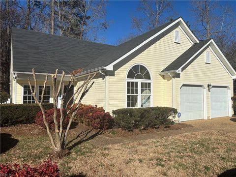 Photo of 305 Carson Circle, Newport News, VA 23606 (MLS # 10613942)