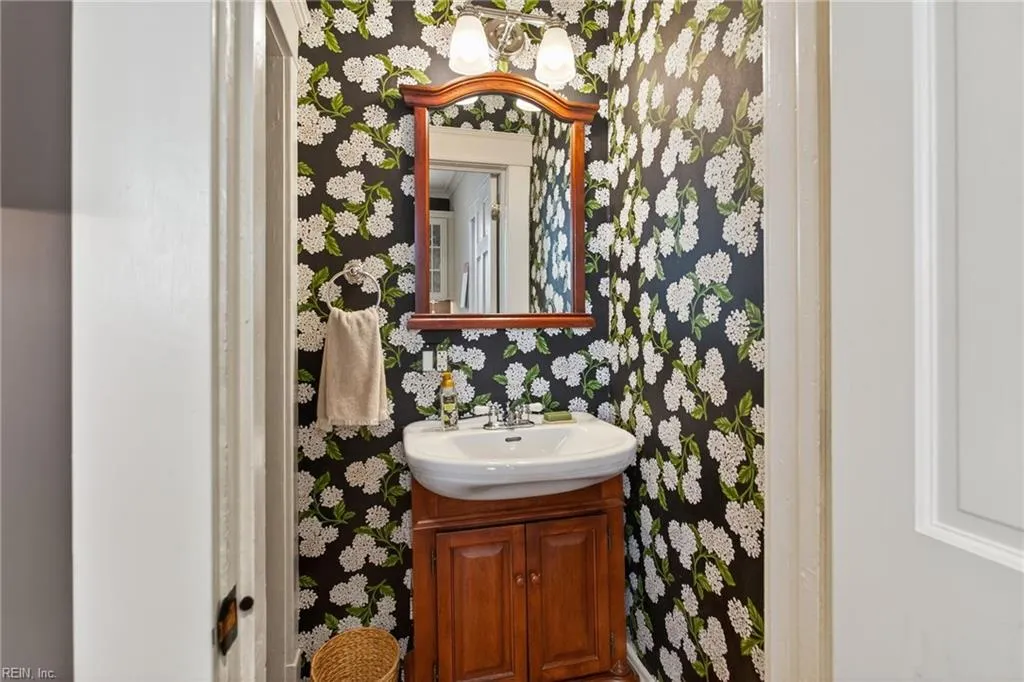 Norfolk, Virginia 23508, United States, 3 Bedrooms Bedrooms, ,2 BathroomsBathrooms,Residential,Active,189334