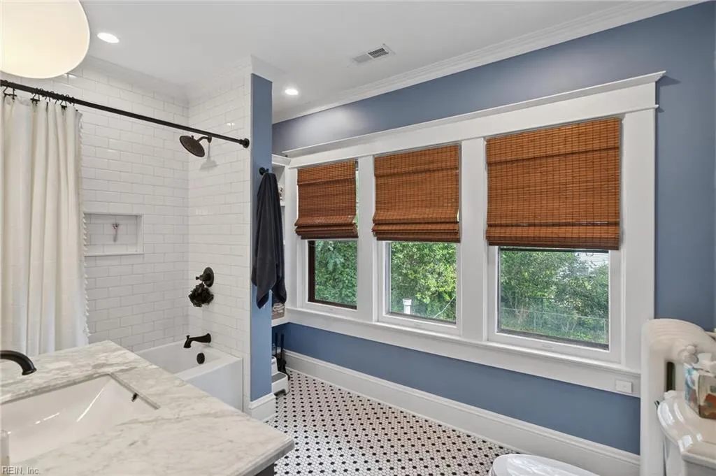 Norfolk, Virginia 23508, United States, 3 Bedrooms Bedrooms, ,2 BathroomsBathrooms,Residential,Active,189334