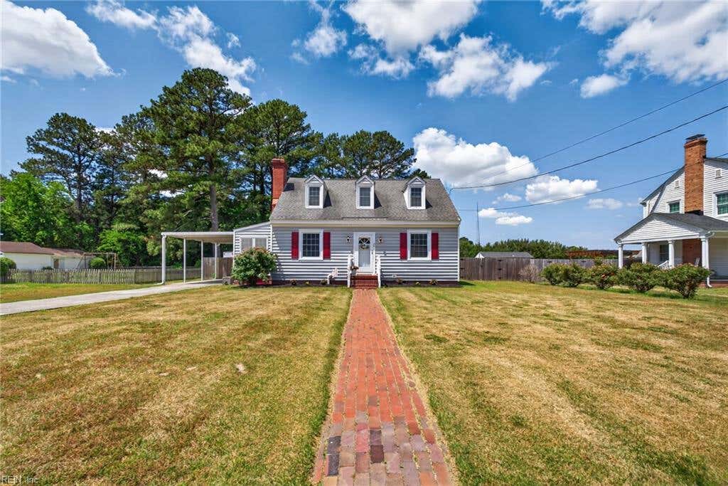 Photo of 26 N Court Street, Windsor, VA 23487 (MLS # 10639208)