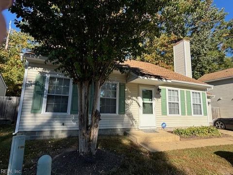 Photo of 215 Old Bridge Court, Newport News, VA 23608 (MLS # 10637206)