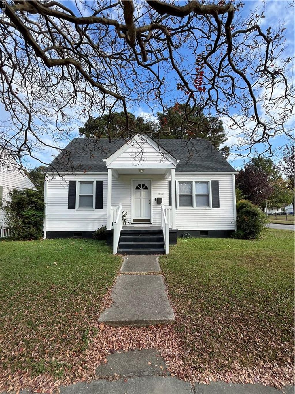 Photo of 2900 Peronne Avenue, Norfolk, VA 23509 (MLS # 10614039)