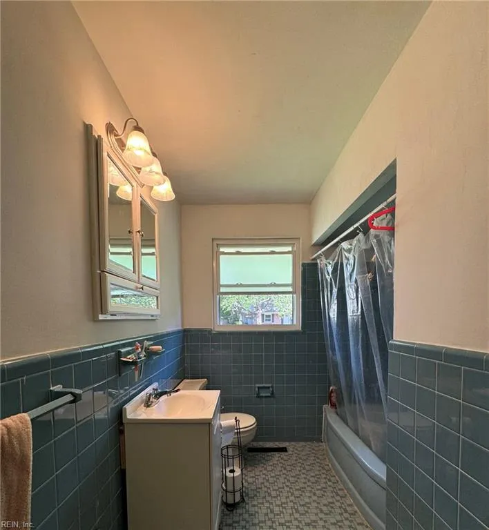 Norfolk, Virginia 23505, United States, 3 Bedrooms Bedrooms, ,2 BathroomsBathrooms,Residential,Active,116783