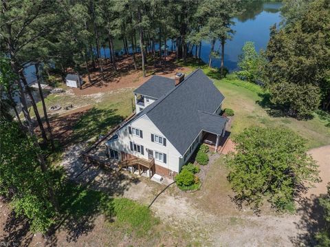 Single Family Residence in Smithfield VA 8542 Tormentors Lane 7.jpg