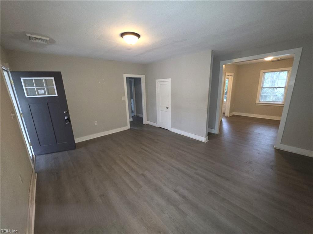 Photo of 2744 Mapleton Avenue, Norfolk, VA 23504 (MLS # 10655221)