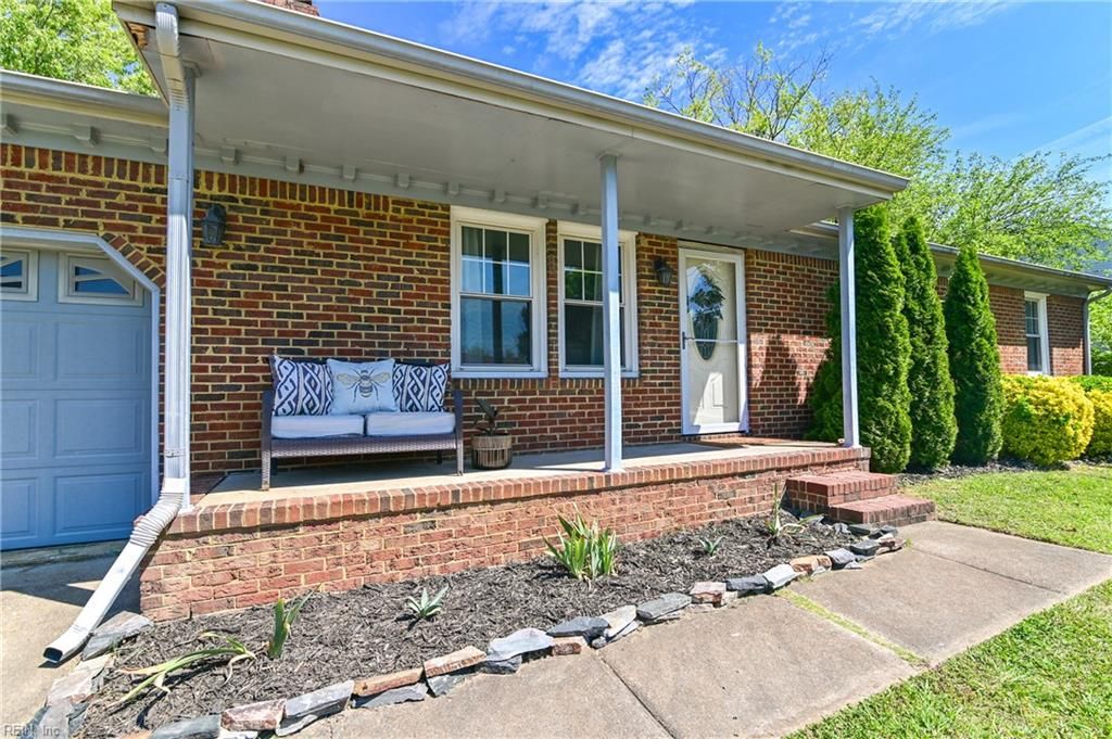 Photo of 932 Bowling Green Trail, Chesapeake, VA 23320 (MLS # 10630691)