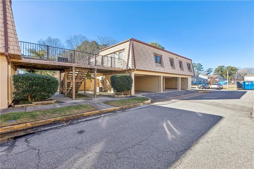 Photo of 1561 Malibu Place, Newport News, VA 23608 (MLS # 10622645)