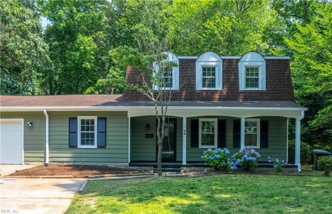 Photo of 26 Claiborne Place, Newport News, VA 23606 (MLS # 10644846)