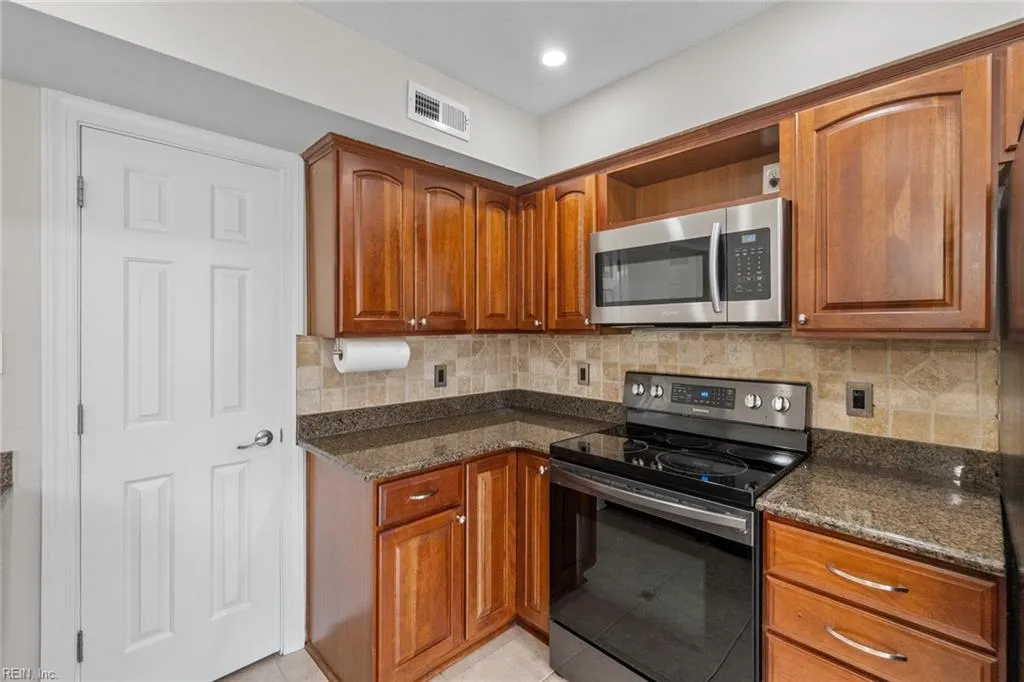 Virginia Beach, Virginia 23456, United States, 4 Bedrooms Bedrooms, ,3 BathroomsBathrooms,Residential,Active,206494