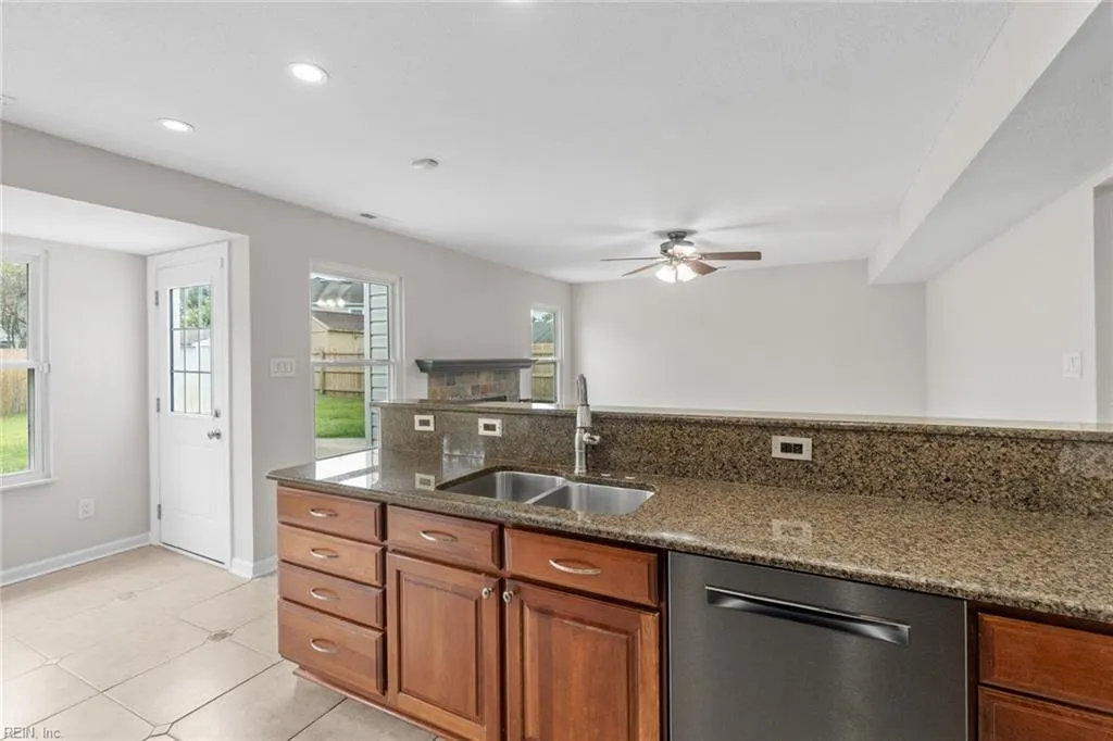 Virginia Beach, Virginia 23456, United States, 4 Bedrooms Bedrooms, ,3 BathroomsBathrooms,Residential,Active,206494