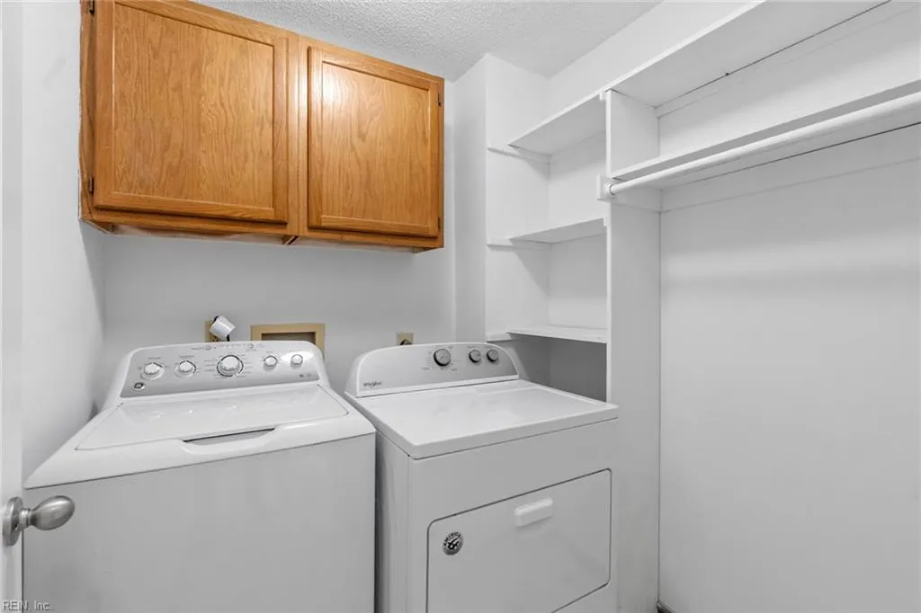 Virginia Beach, Virginia 23456, United States, 4 Bedrooms Bedrooms, ,3 BathroomsBathrooms,Residential,Active,206494