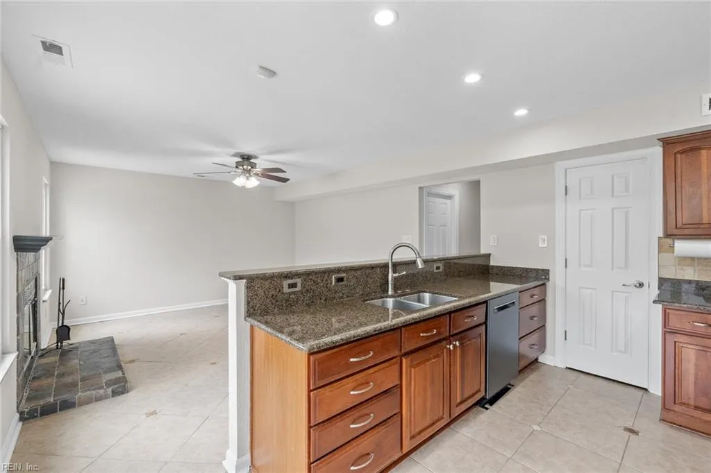 Virginia Beach, Virginia 23456, United States, 4 Bedrooms Bedrooms, ,3 BathroomsBathrooms,Residential,Active,206494