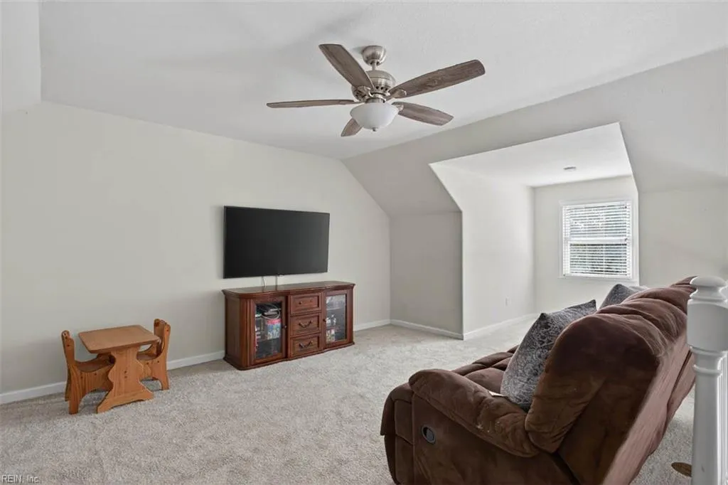 Portsmouth, Virginia 23701, United States, 4 Bedrooms Bedrooms, ,2 BathroomsBathrooms,Residential,Active,233278