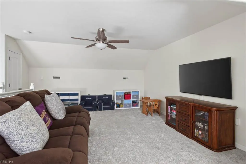 Portsmouth, Virginia 23701, United States, 4 Bedrooms Bedrooms, ,2 BathroomsBathrooms,Residential,Active,233278