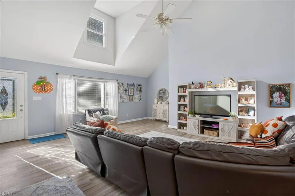 Portsmouth, Virginia 23701, United States, 4 Bedrooms Bedrooms, ,2 BathroomsBathrooms,Residential,Active,233278