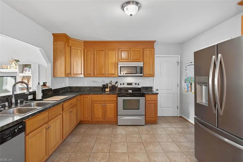 Portsmouth, Virginia 23701, United States, 4 Bedrooms Bedrooms, ,2 BathroomsBathrooms,Residential,Active,233278