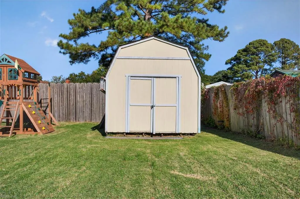 Portsmouth, Virginia 23701, United States, 4 Bedrooms Bedrooms, ,2 BathroomsBathrooms,Residential,Active,233278